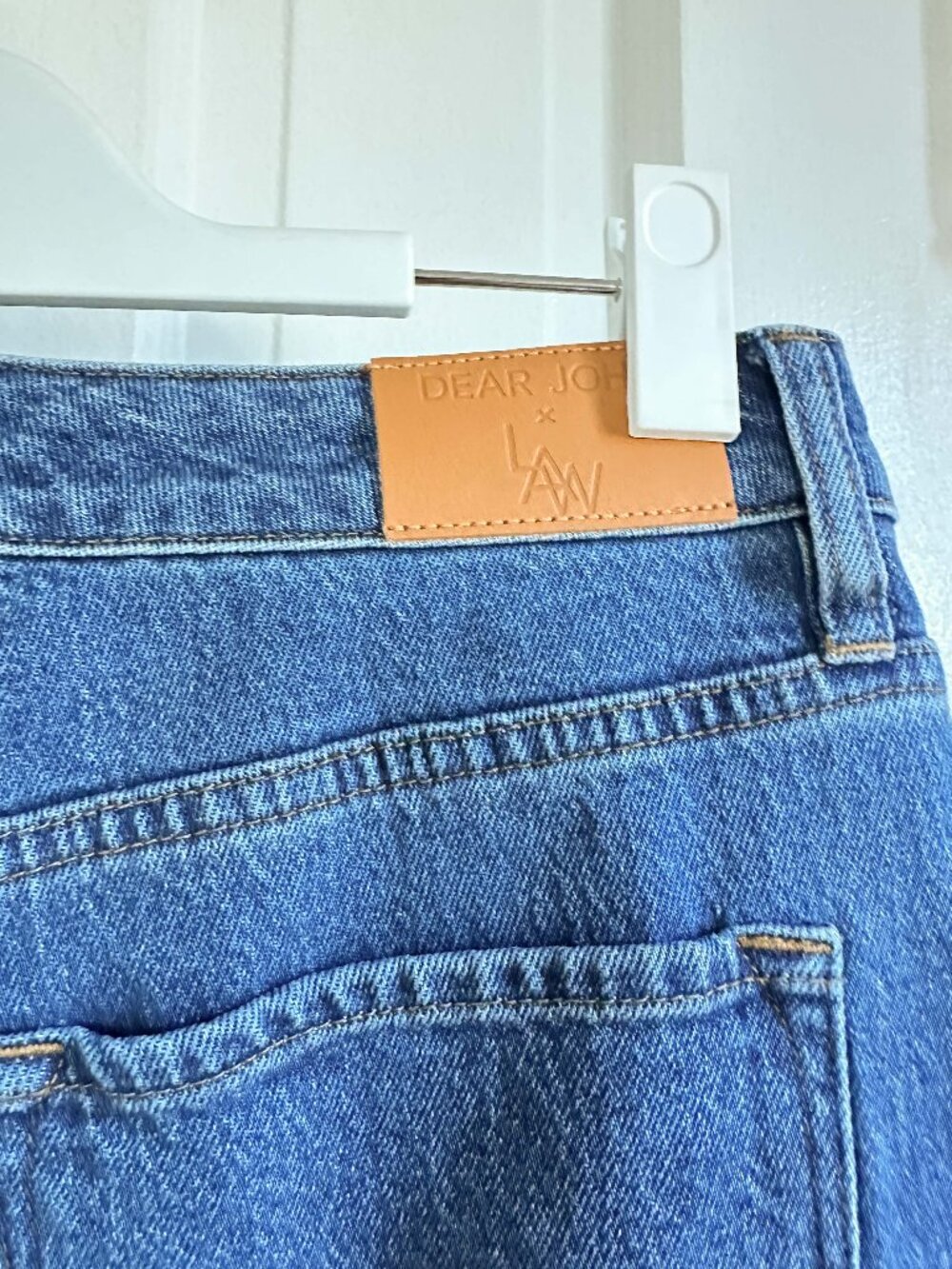 NWT Dear John Denim LINDSEY HIGH RISE STRAIGHT LEG JEAN MEDIUM Size 10 - Picture 6 of 7